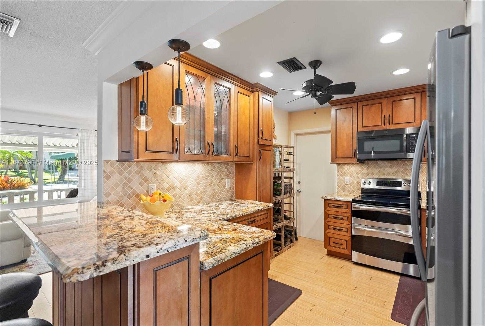Small Image of 1107 WASHINGTON ST, Hollywood Number 12