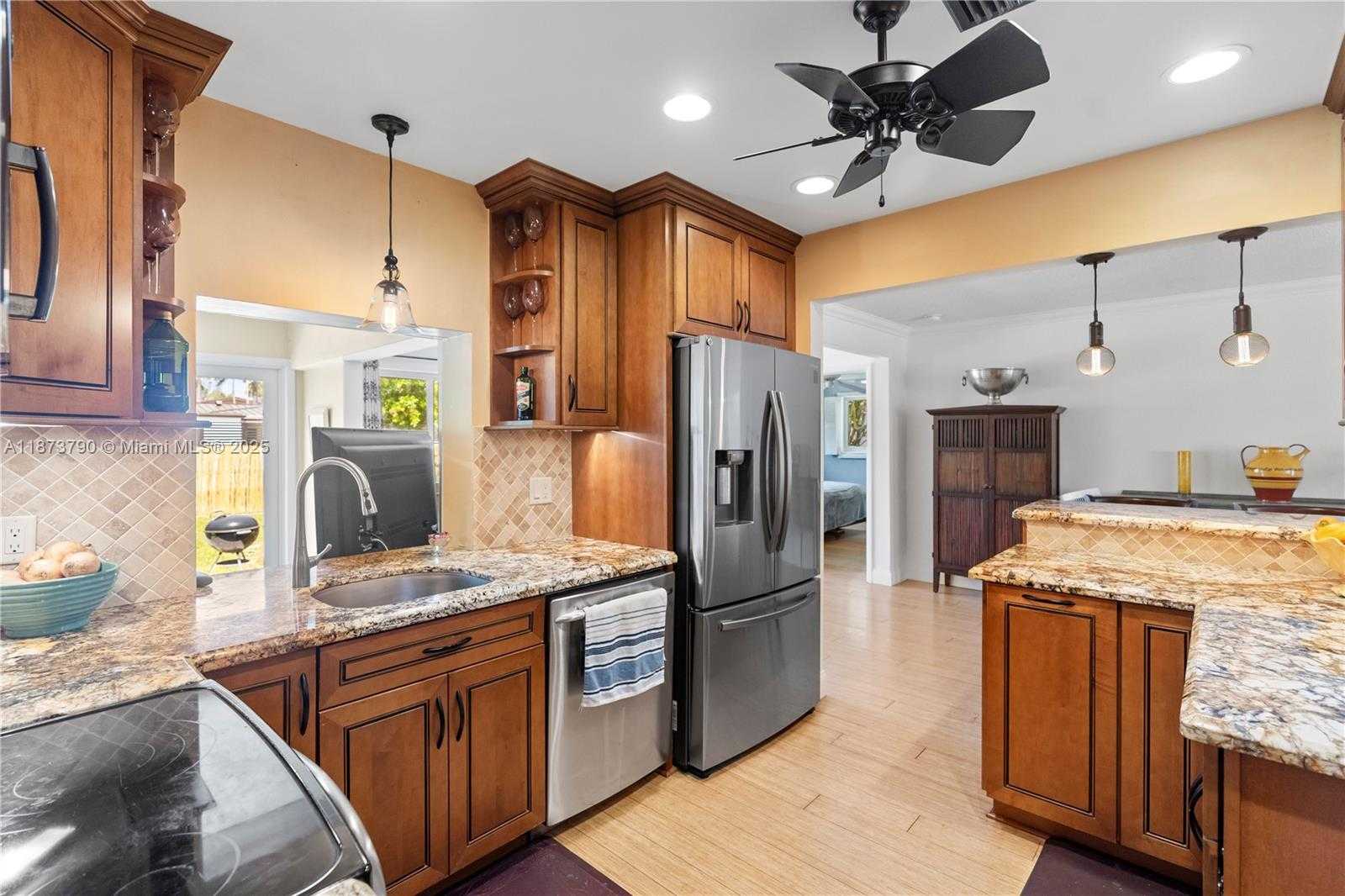 Small Image of 1107 WASHINGTON ST, Hollywood Number 14