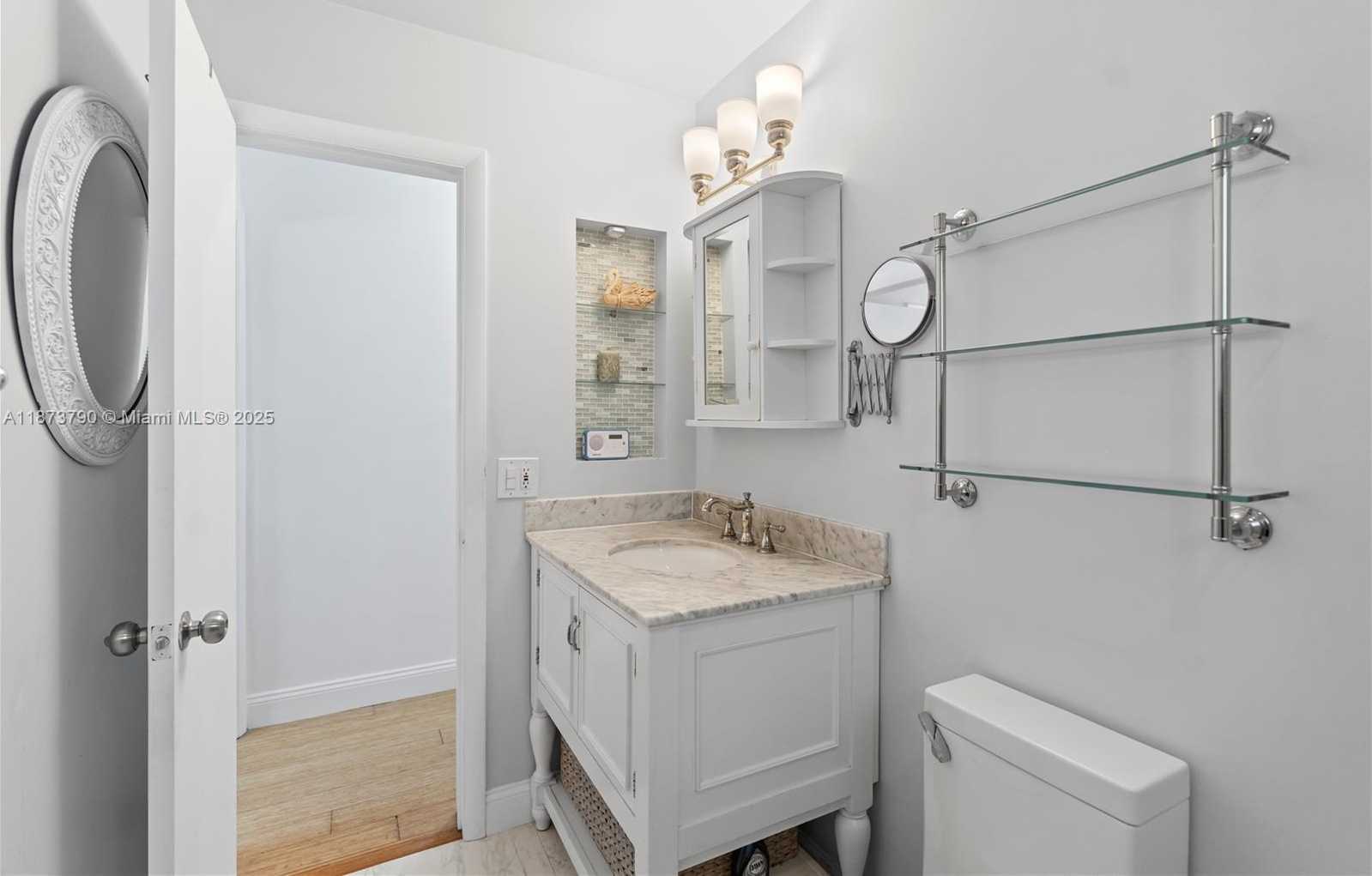 Small Image of 1107 WASHINGTON ST, Hollywood Number 24