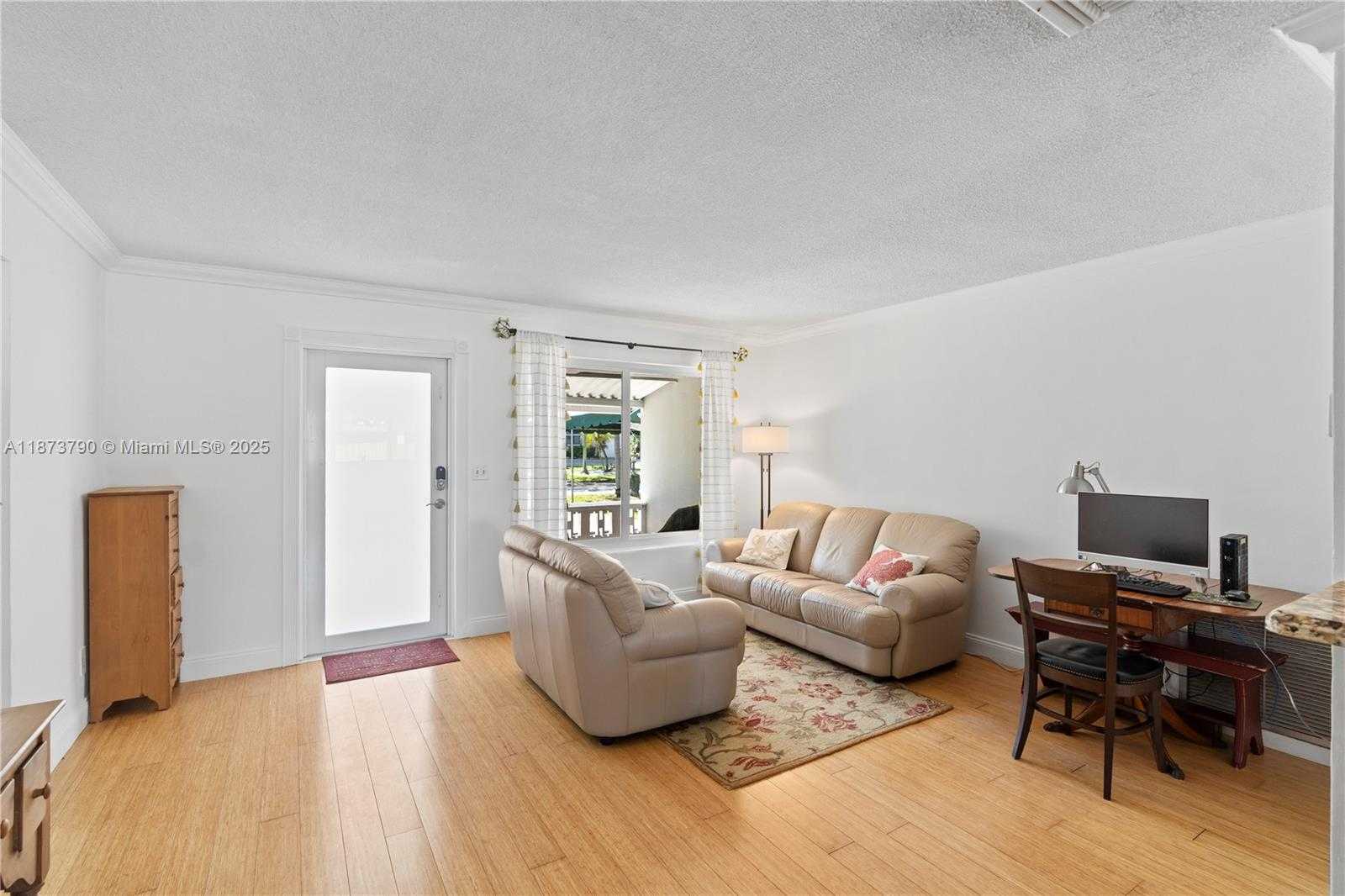 Small Image of 1107 WASHINGTON ST, Hollywood Number 6