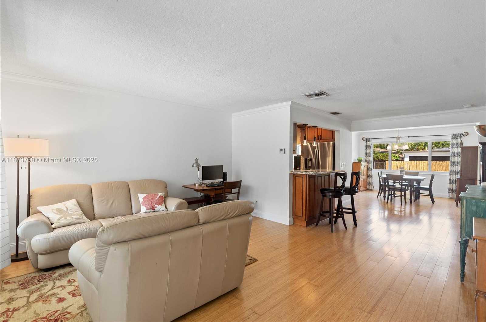 Small Image of 1107 WASHINGTON ST, Hollywood Number 9