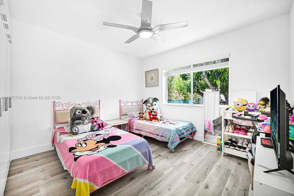 Small Image of 876 NORTH EAST 81ST ST, Miami Number 24