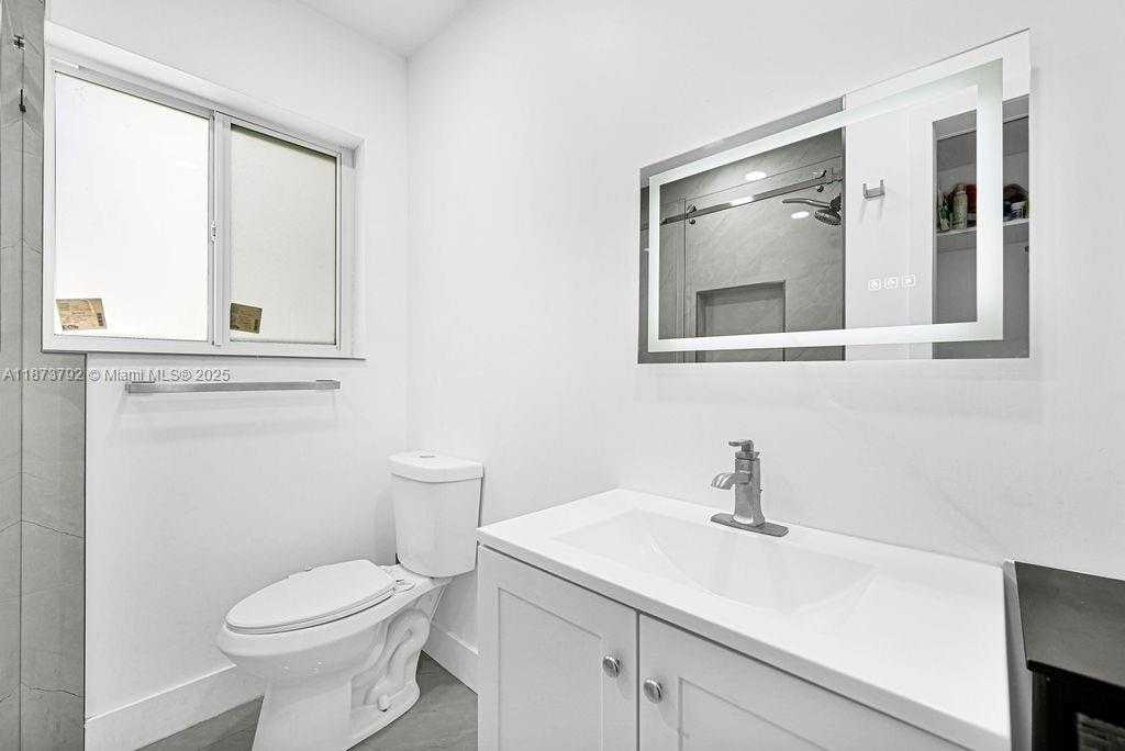 Small Image of 876 NORTH EAST 81ST ST, Miami Number 28