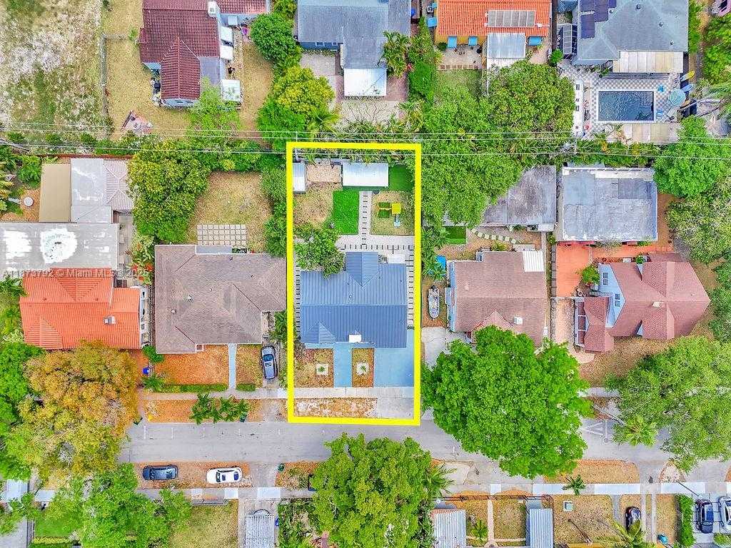Small Image of 876 NORTH EAST 81ST ST, Miami Number 3