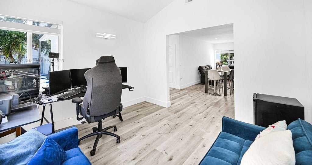 Small Image of 876 NORTH EAST 81ST ST, Miami Number 32
