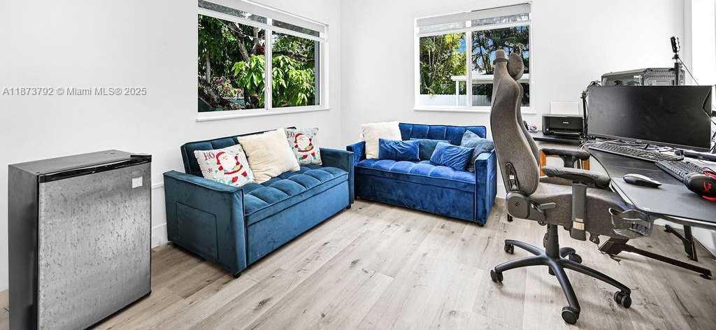 Small Image of 876 NORTH EAST 81ST ST, Miami Number 33