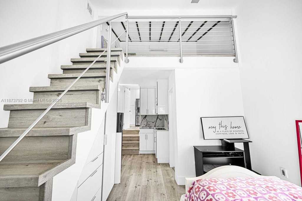 Small Image of 876 NORTH EAST 81ST ST, Miami Number 36