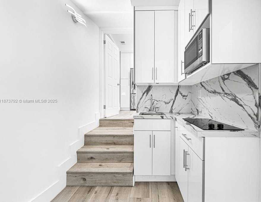 Small Image of 876 NORTH EAST 81ST ST, Miami Number 37