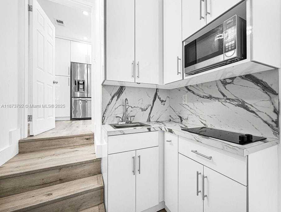 Small Image of 876 NORTH EAST 81ST ST, Miami Number 38