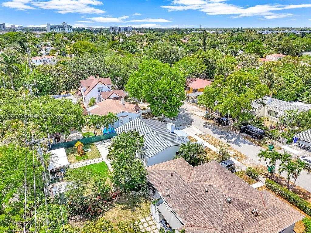 Small Image of 876 NORTH EAST 81ST ST, Miami Number 4
