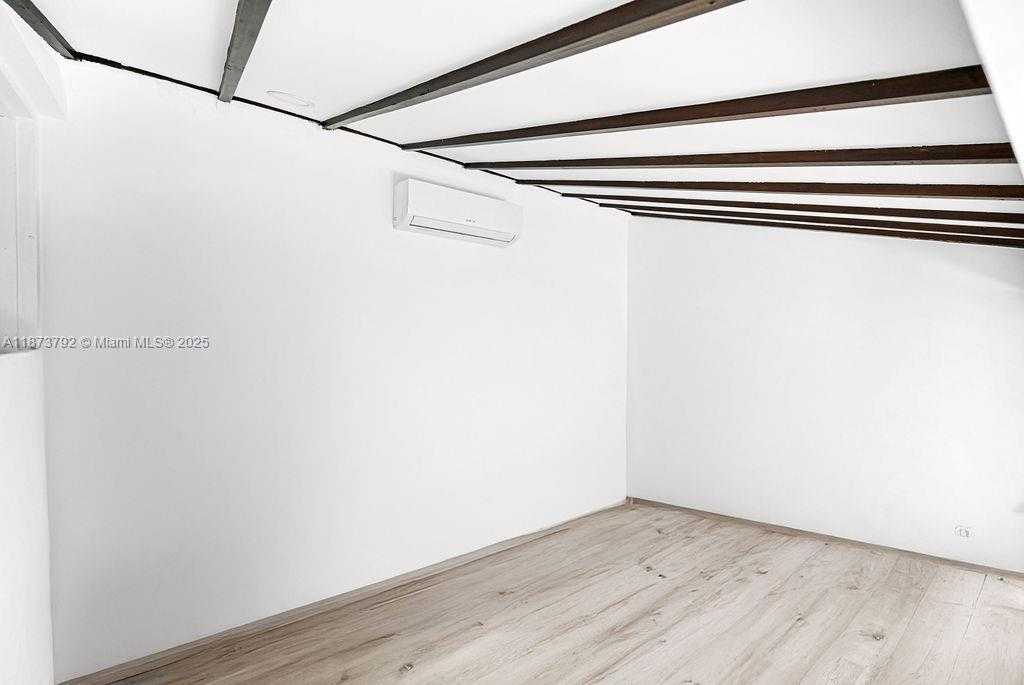 Small Image of 876 NORTH EAST 81ST ST, Miami Number 40