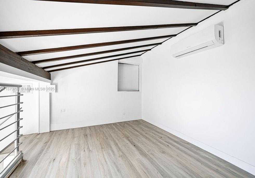 Small Image of 876 NORTH EAST 81ST ST, Miami Number 42