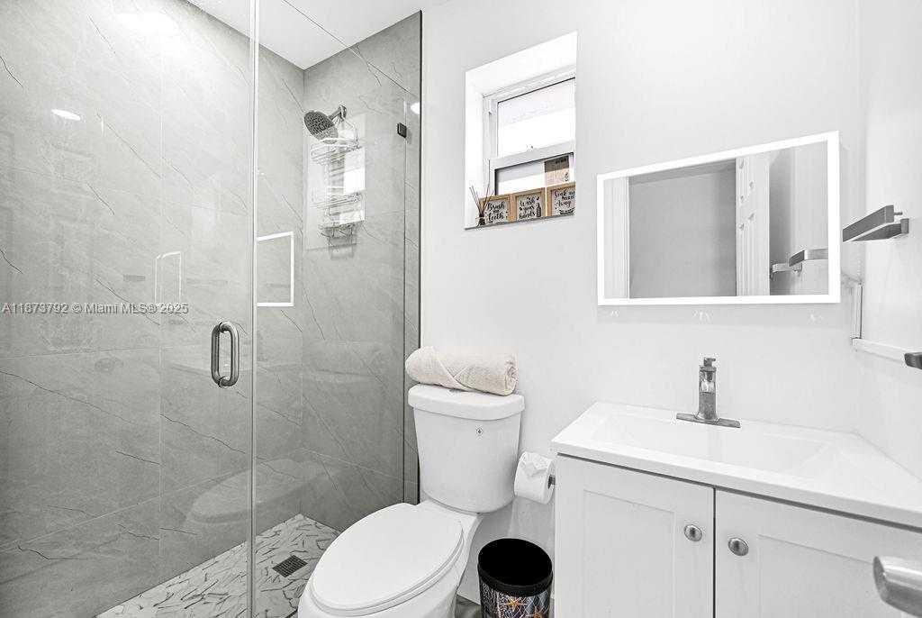 Small Image of 876 NORTH EAST 81ST ST, Miami Number 43