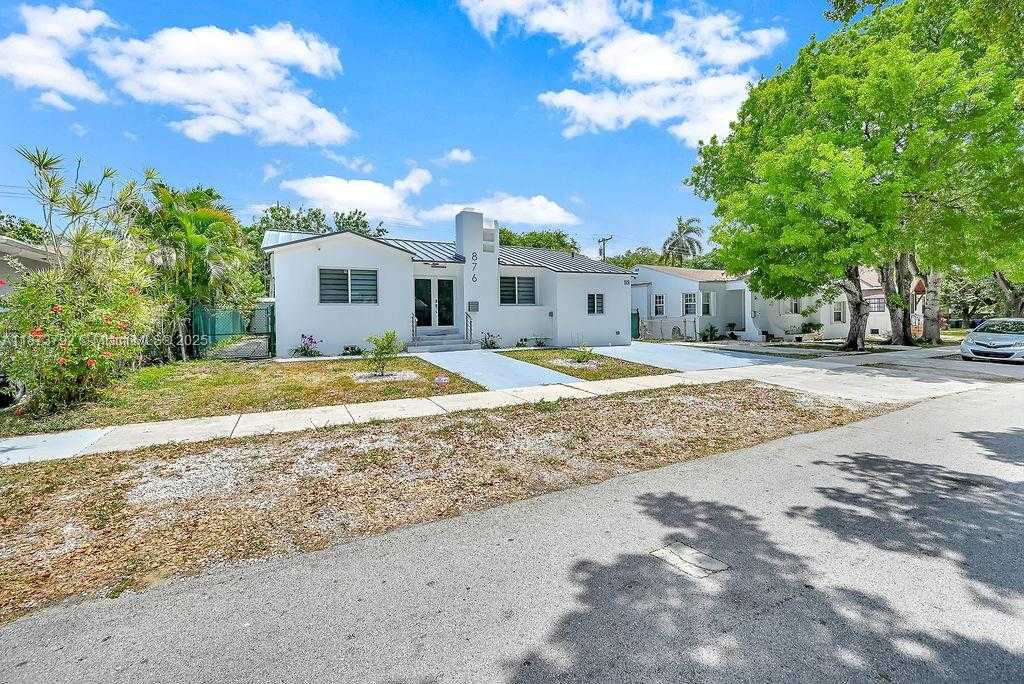 Small Image of 876 NORTH EAST 81ST ST, Miami Number 6