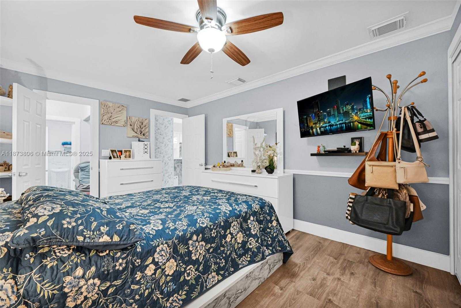 Small Image of 7905 RAMONA ST, Miramar Number 27