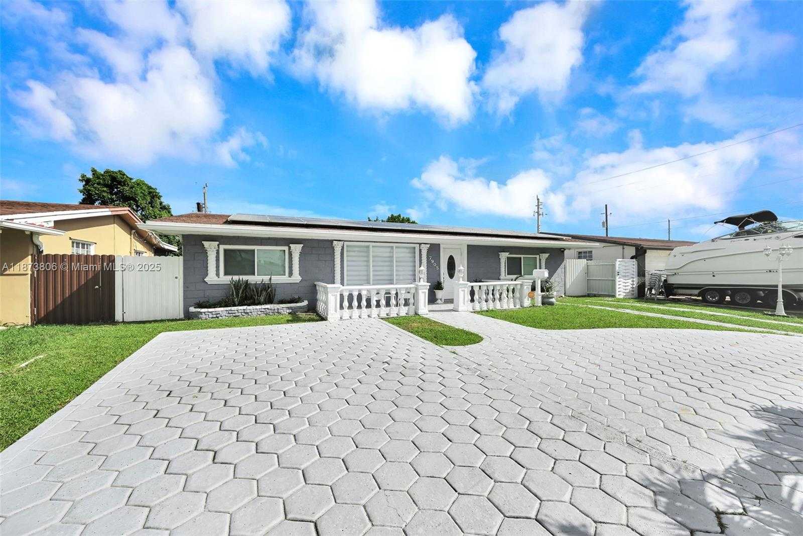 Small Image of 7905 RAMONA ST, Miramar Number 29