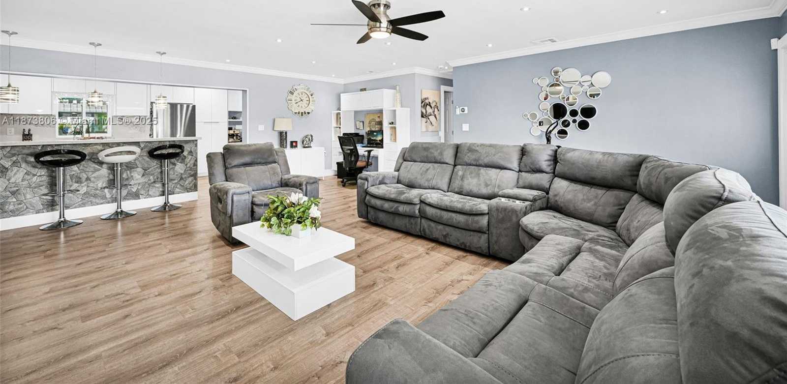 Small Image of 7905 RAMONA ST, Miramar Number 4