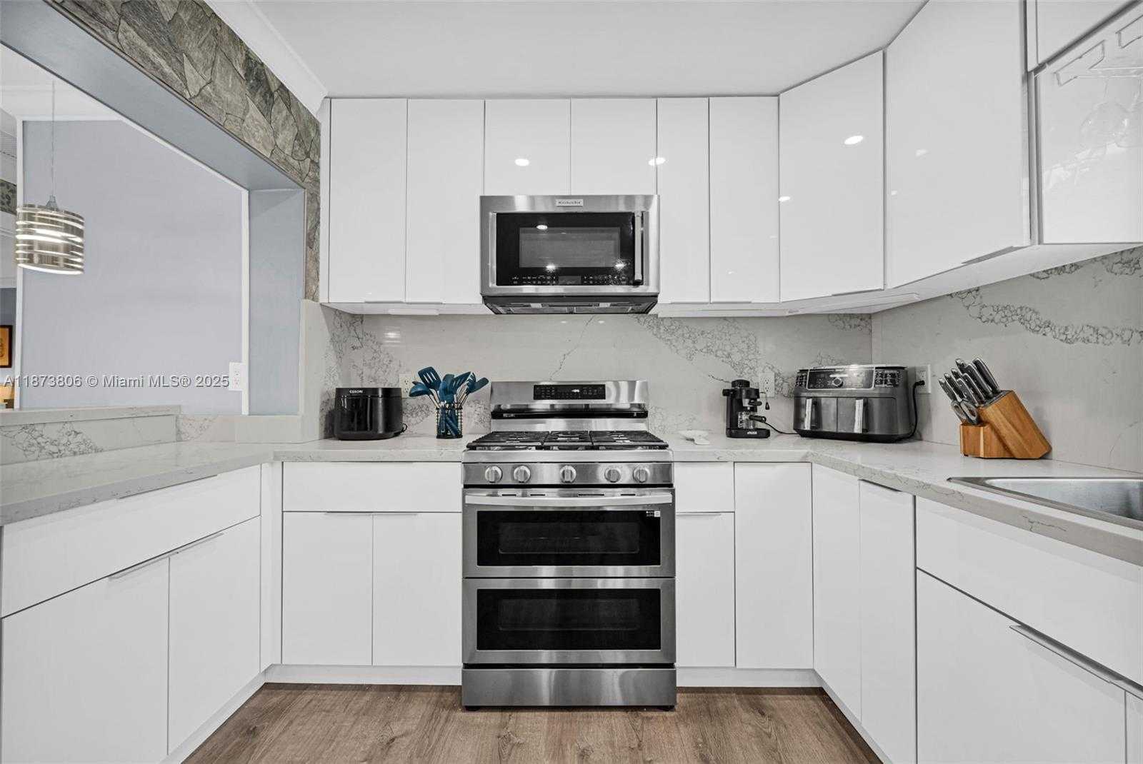 Small Image of 7905 RAMONA ST, Miramar Number 8