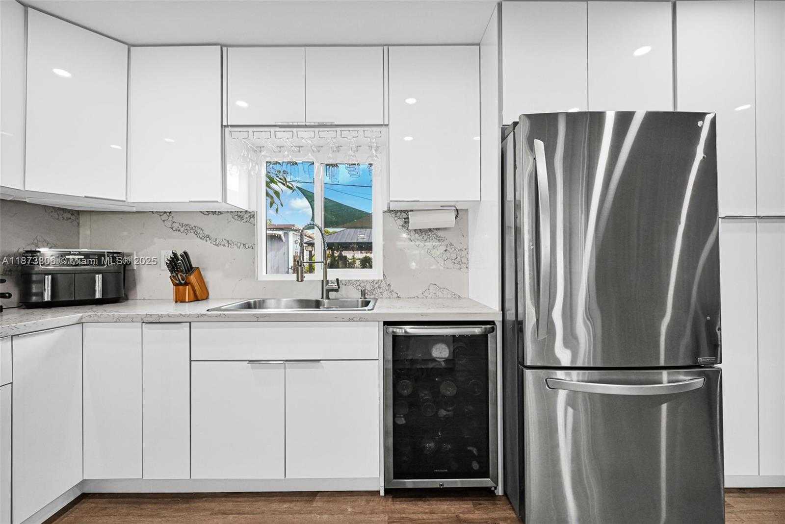 Small Image of 7905 RAMONA ST, Miramar Number 9