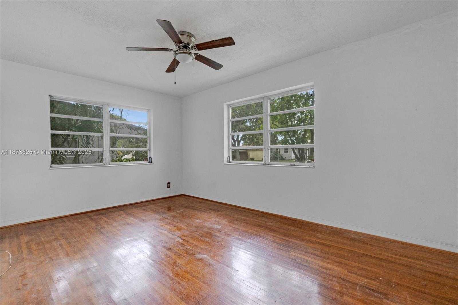 Small Image of 3229 CLEVELAND ST, Hollywood Number 13