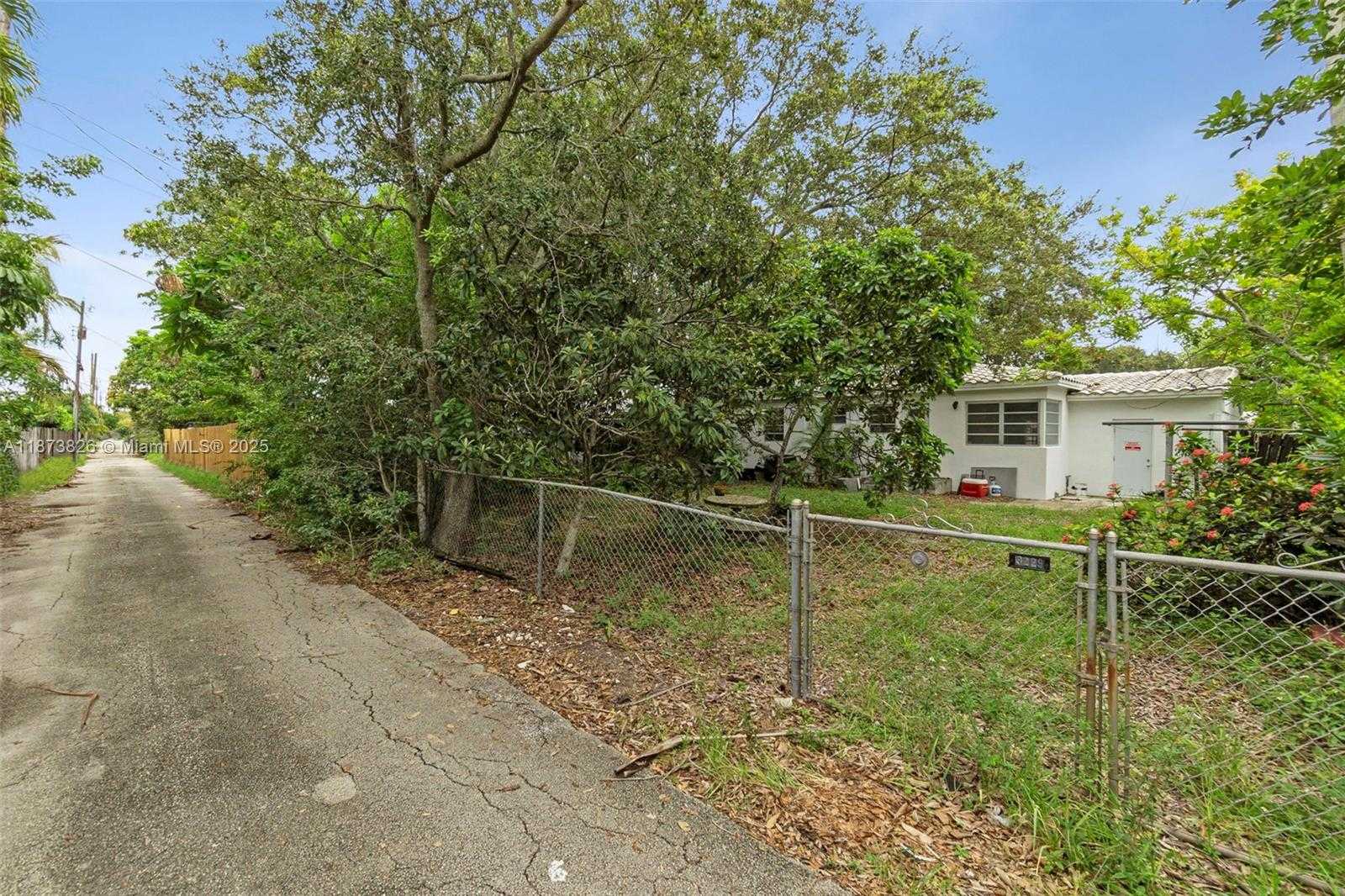 Small Image of 3229 CLEVELAND ST, Hollywood Number 25