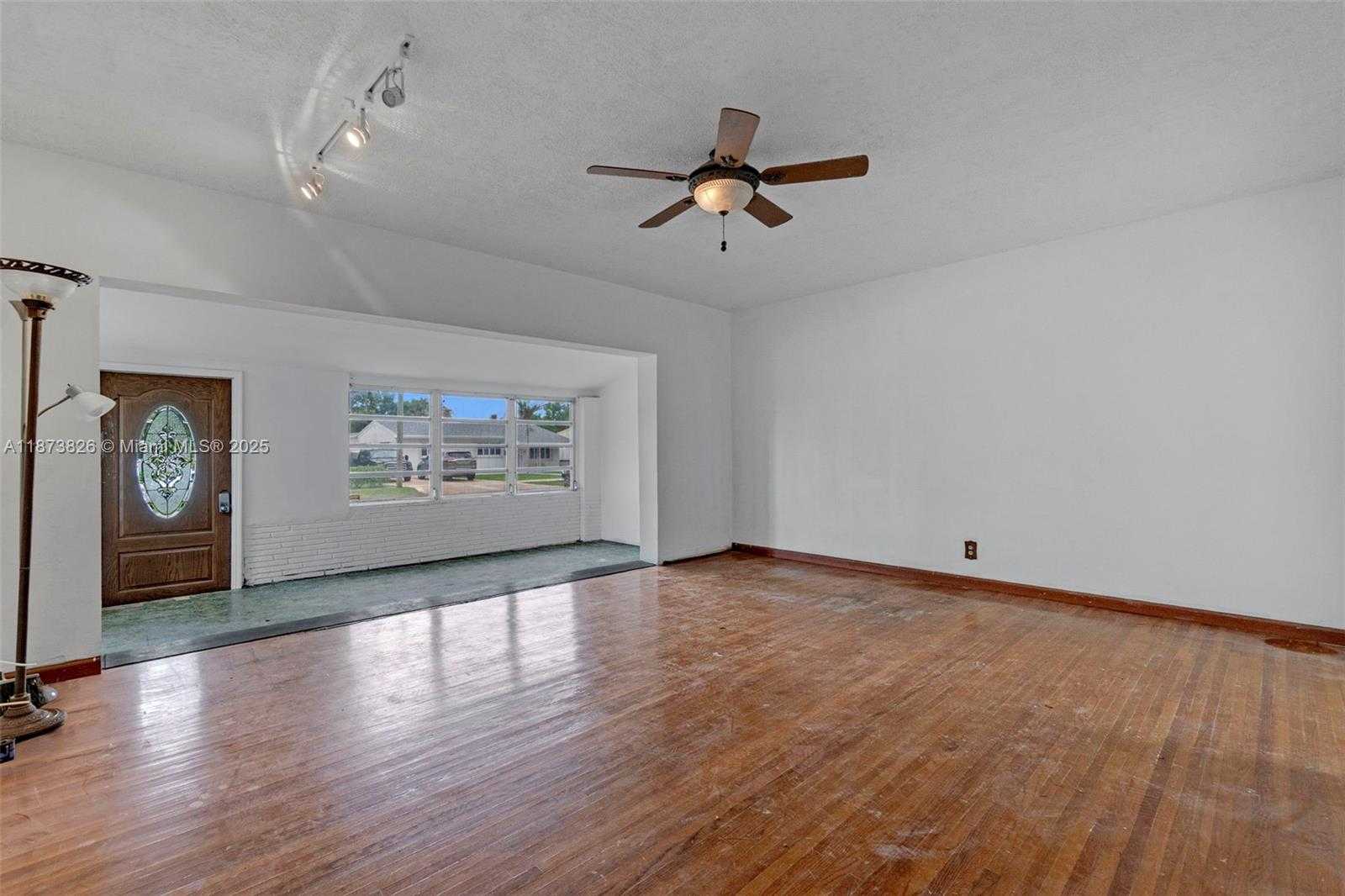 Small Image of 3229 CLEVELAND ST, Hollywood Number 5