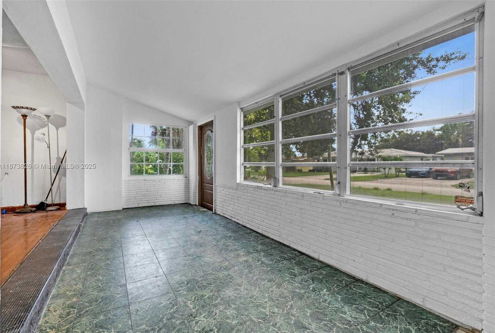 Small Image of 3229 CLEVELAND ST, Hollywood Number 7