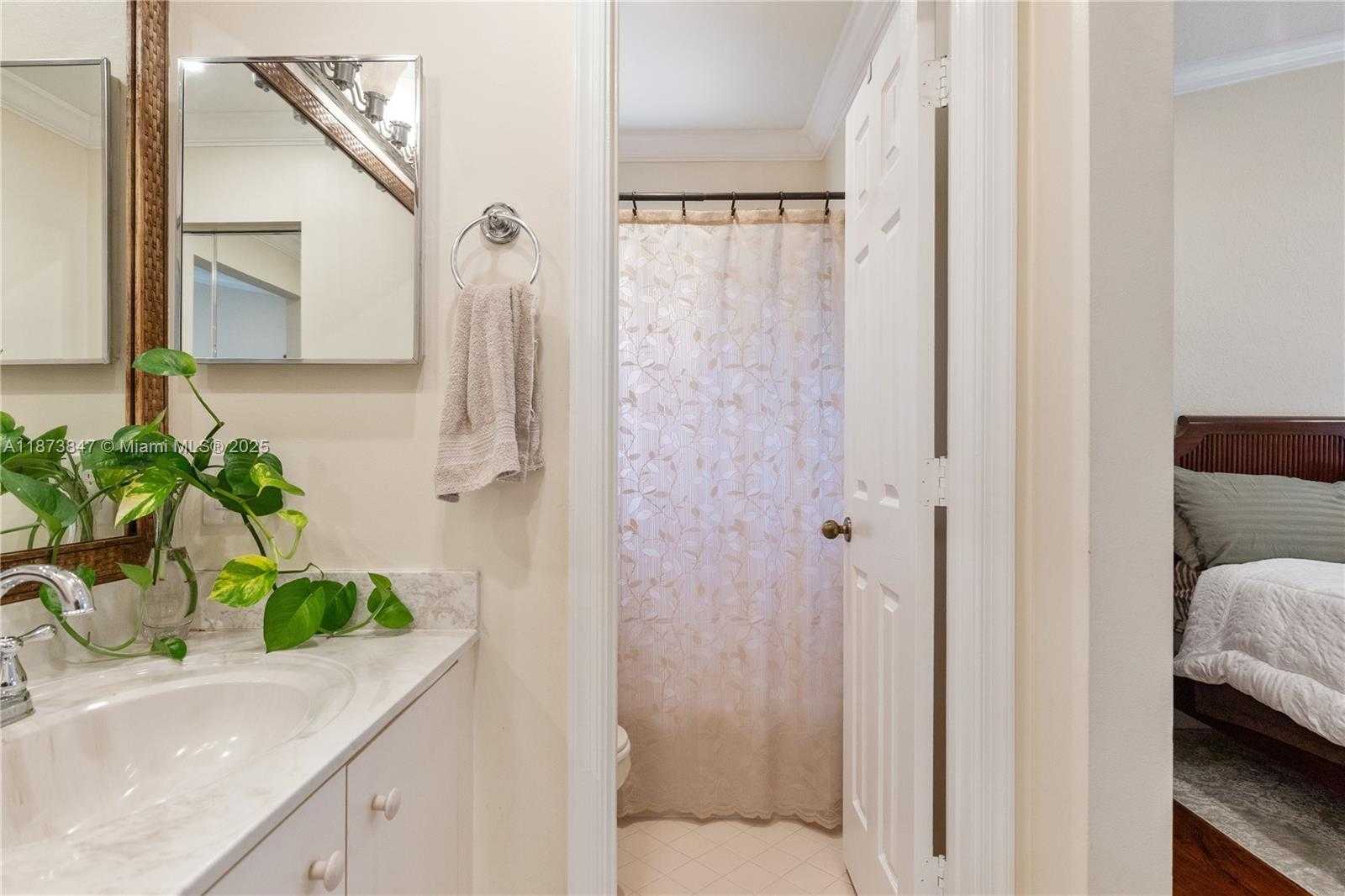 Small Image of 1433 SABAL TRL, Weston Number 12