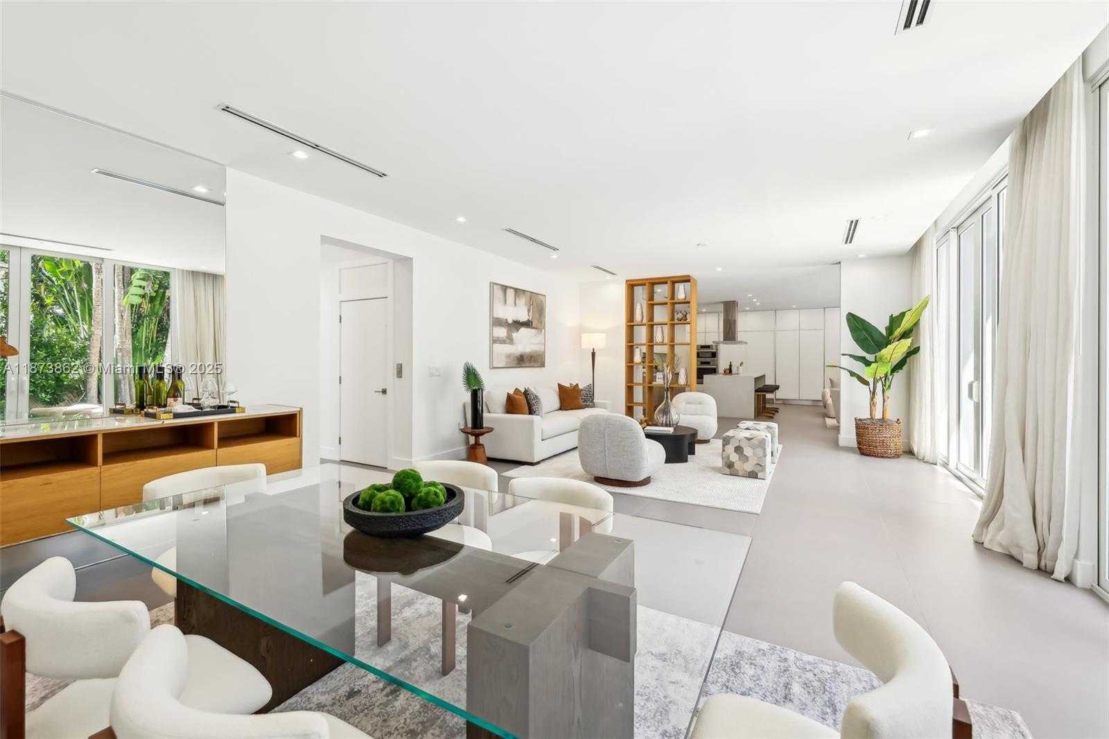 Small Image of 425 HARBOR DR, Key Biscayne Number 11