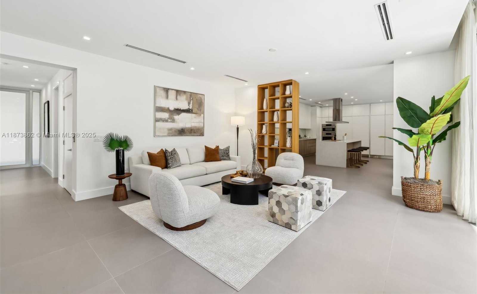 Small Image of 425 HARBOR DR, Key Biscayne Number 12