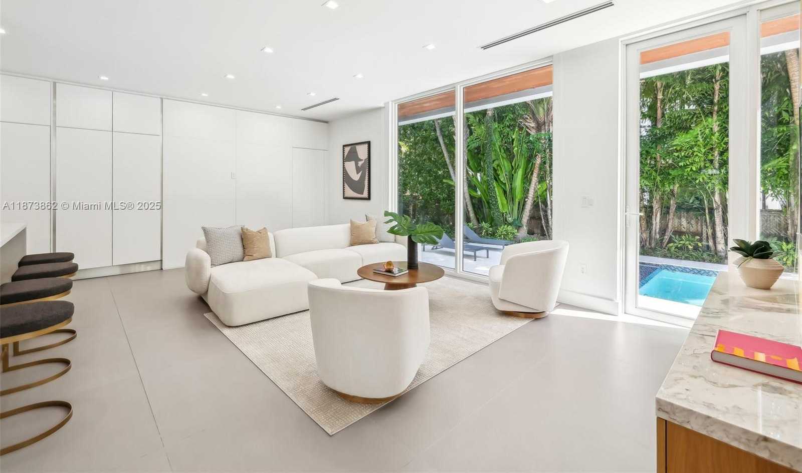 Small Image of 425 HARBOR DR, Key Biscayne Number 15
