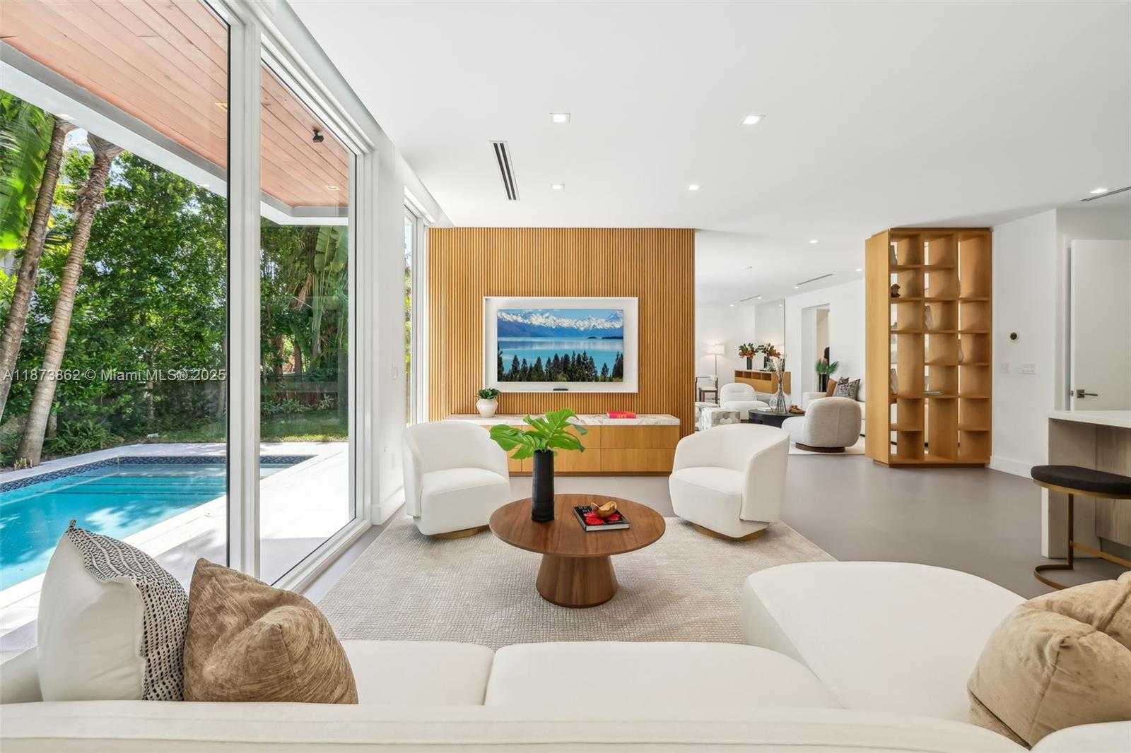 Small Image of 425 HARBOR DR, Key Biscayne Number 16