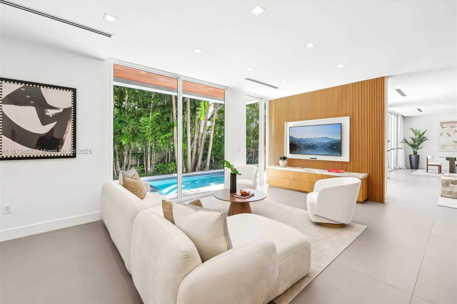 Small Image of 425 HARBOR DR, Key Biscayne Number 17