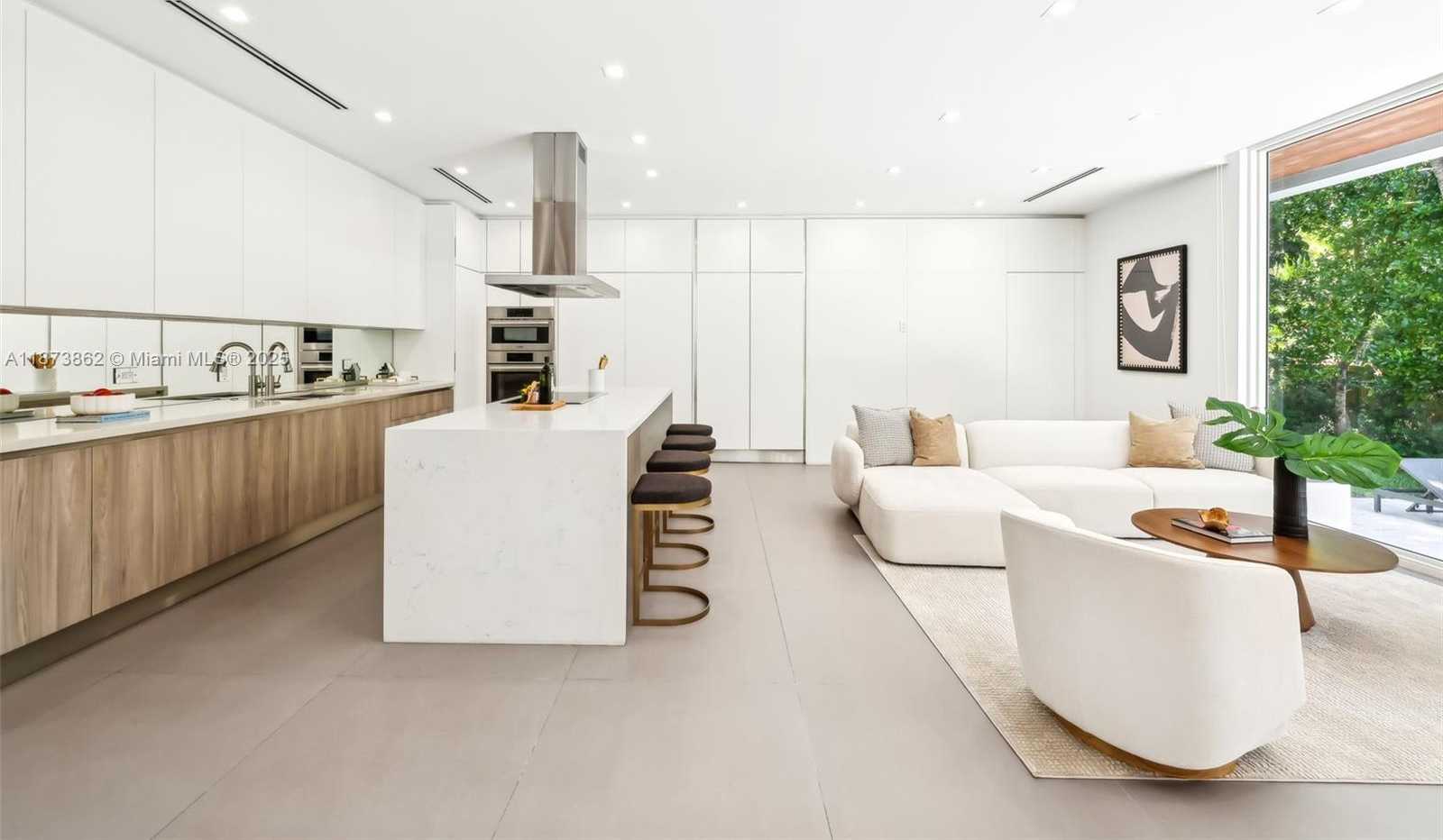 Small Image of 425 HARBOR DR, Key Biscayne Number 18