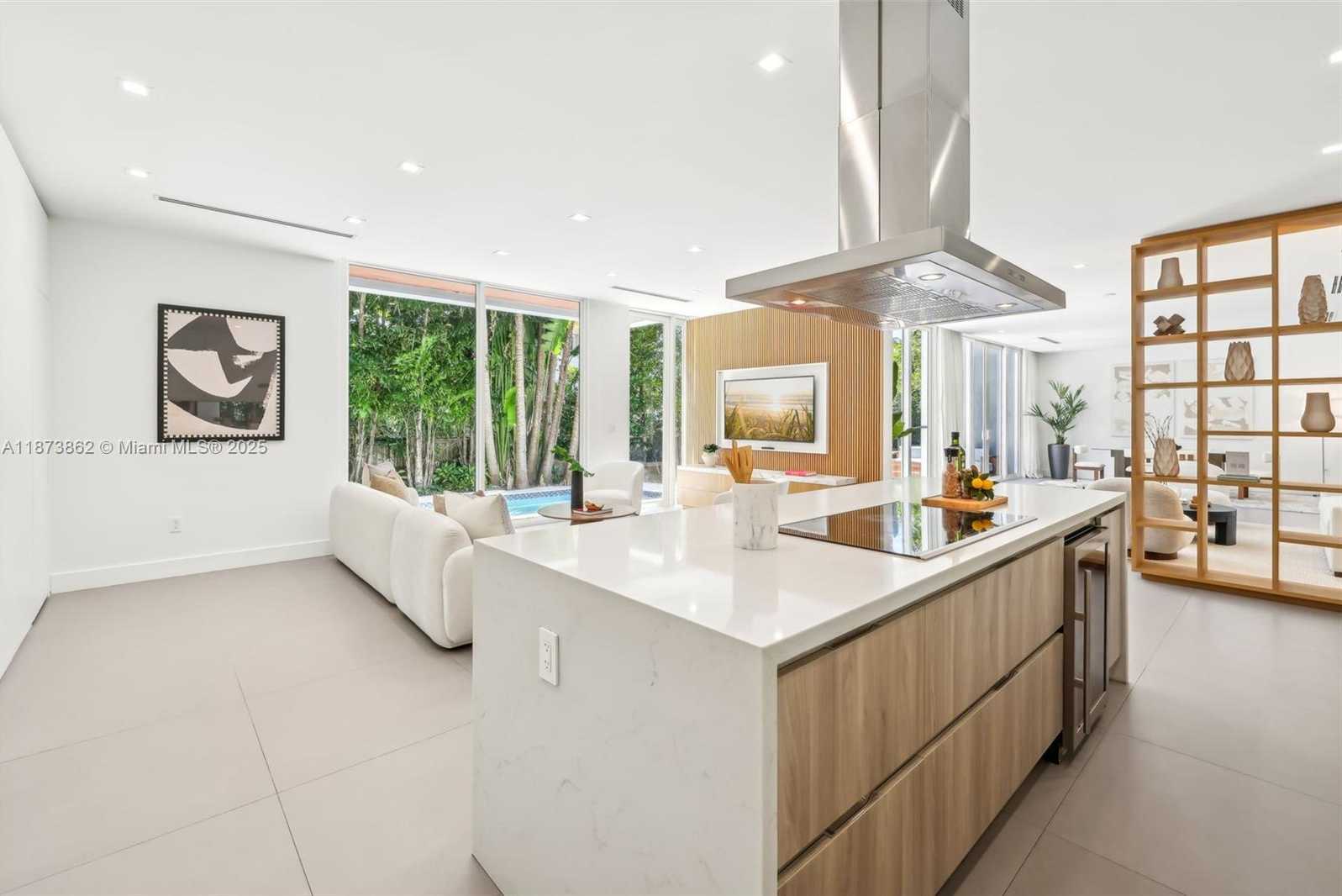 Small Image of 425 HARBOR DR, Key Biscayne Number 21