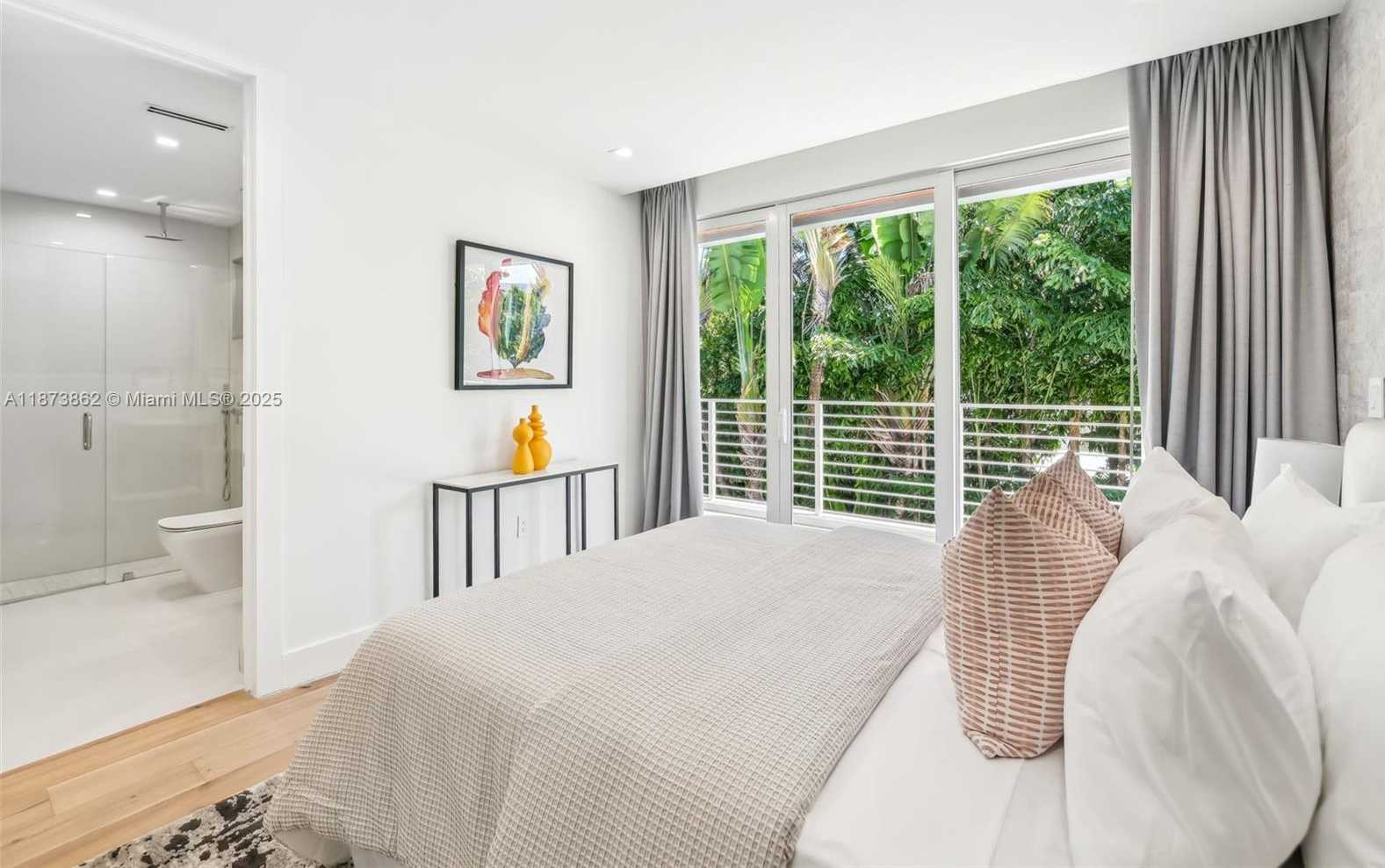 Small Image of 425 HARBOR DR, Key Biscayne Number 43
