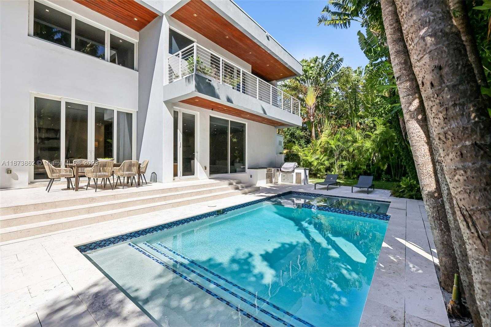 Small Image of 425 HARBOR DR, Key Biscayne Number 51