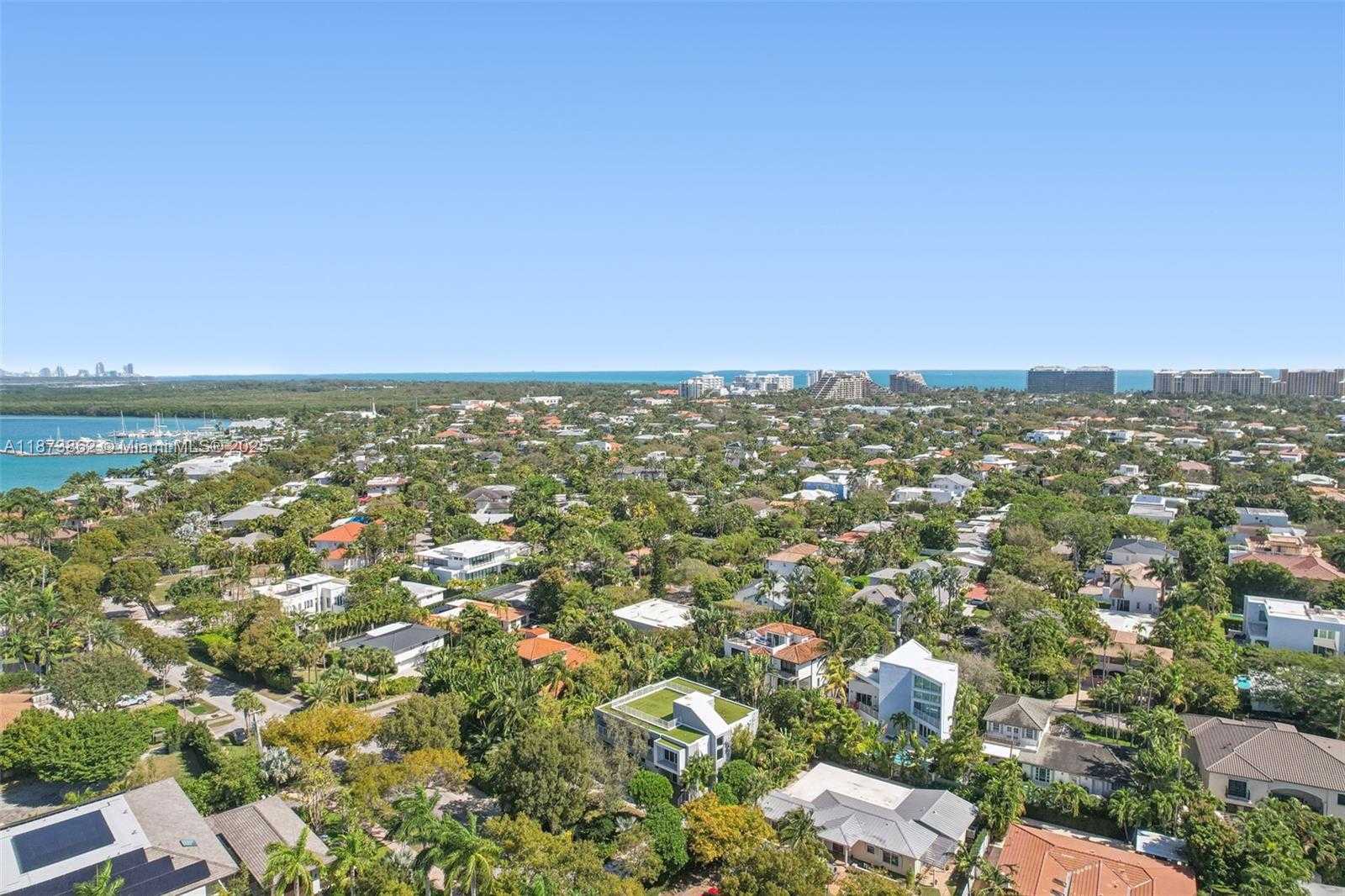 Small Image of 425 HARBOR DR, Key Biscayne Number 64