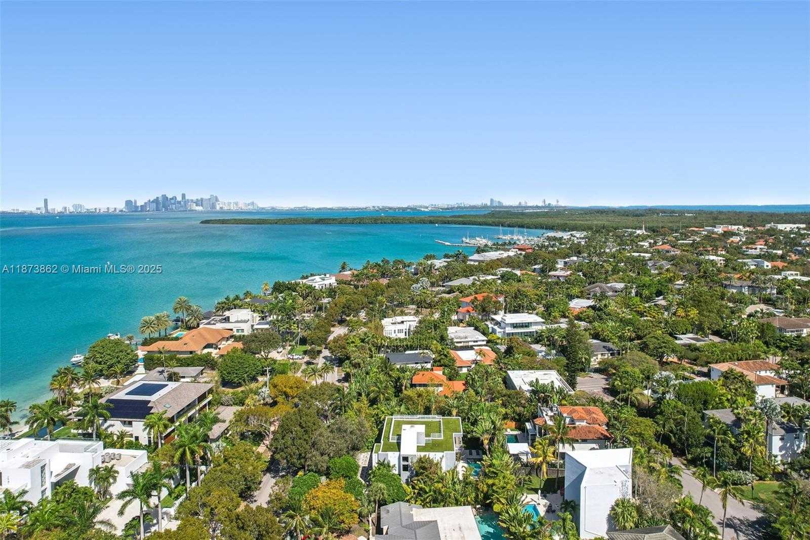 Small Image of 425 HARBOR DR, Key Biscayne Number 65