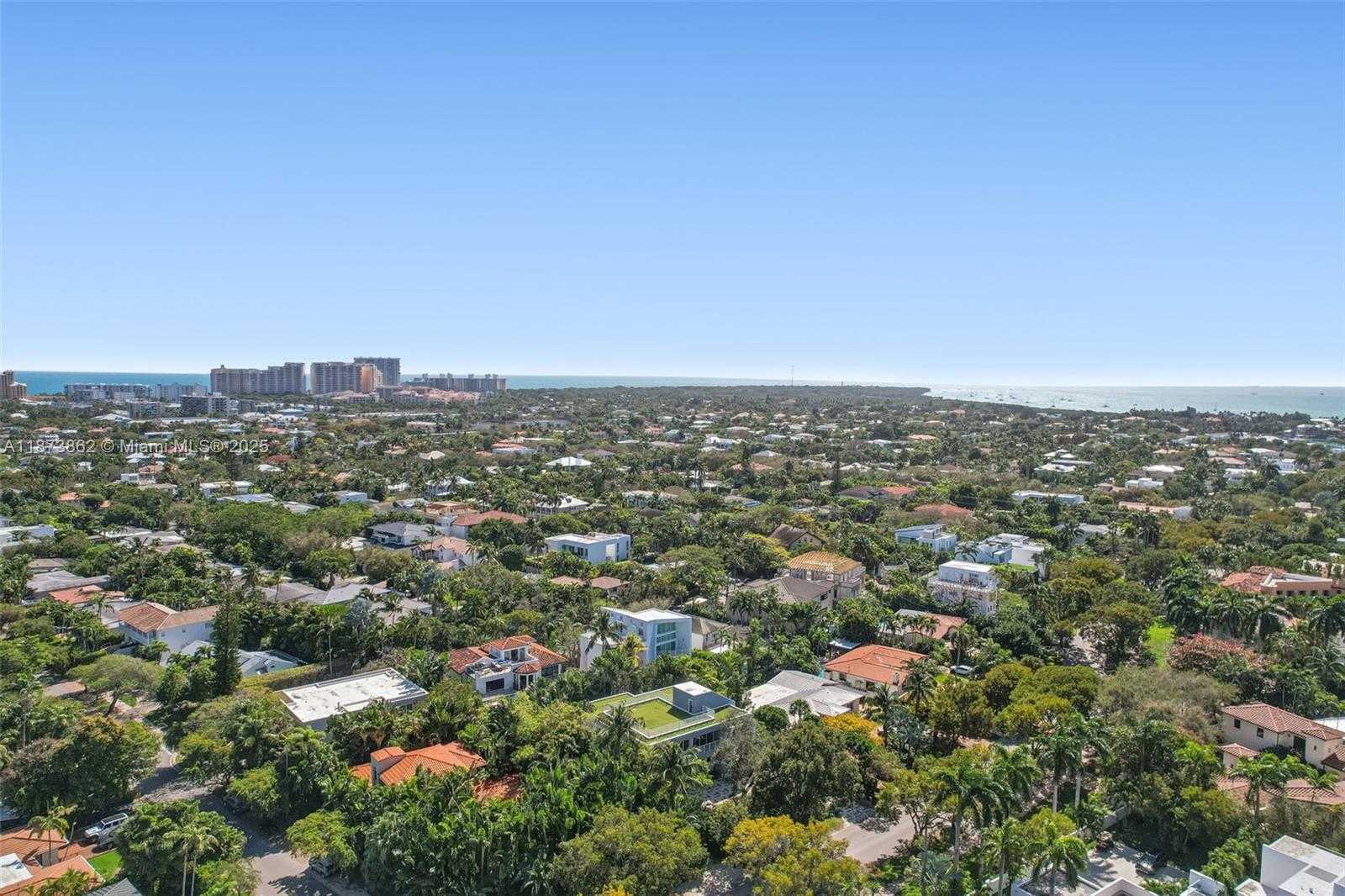 Small Image of 425 HARBOR DR, Key Biscayne Number 71