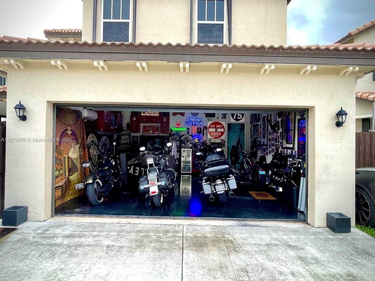 Small Image of 11623 SOUTH WEST 244TH LN, Homestead Number 5