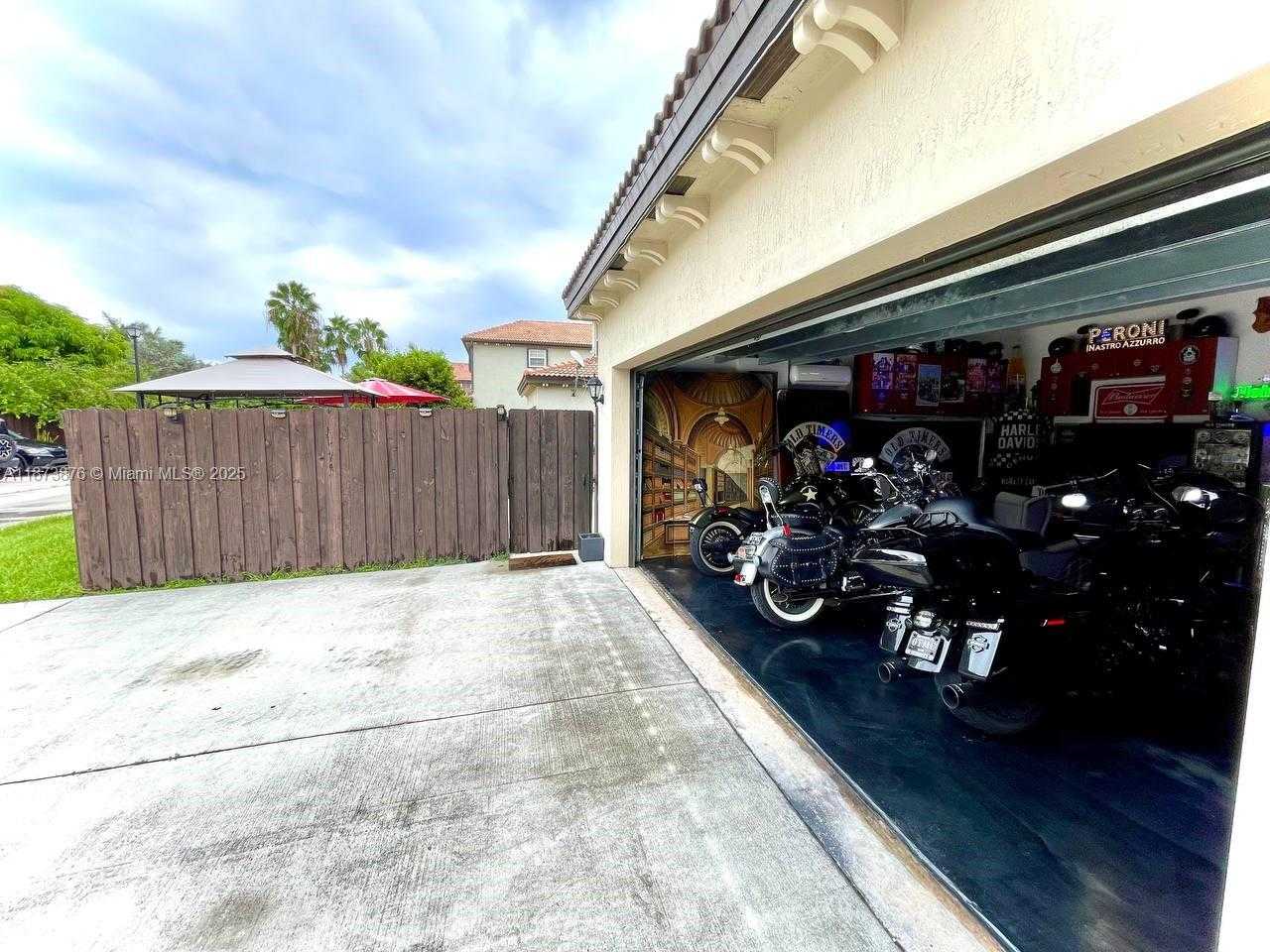 Small Image of 11623 SOUTH WEST 244TH LN, Homestead Number 9