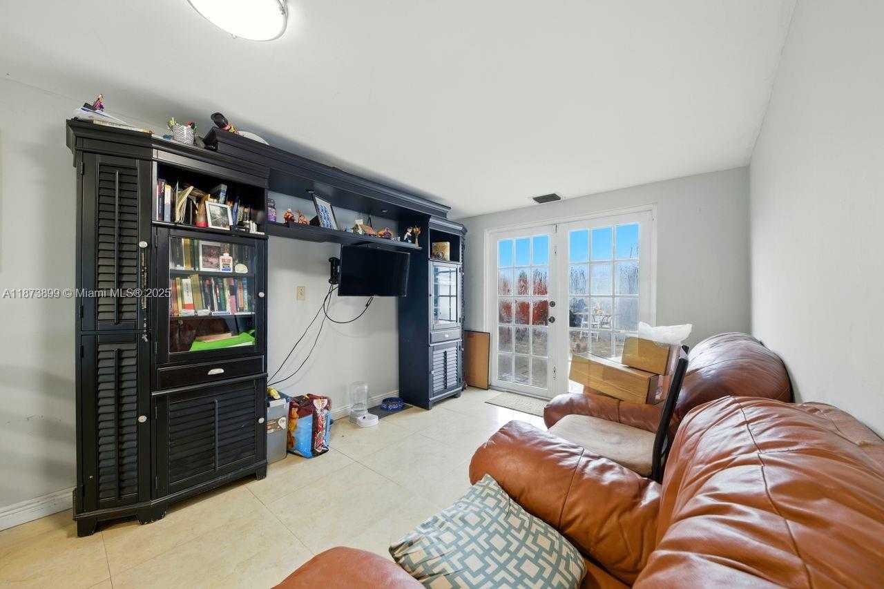 Small Image of 7375 SOUTH WEST 34TH STREET, Miami Number 3