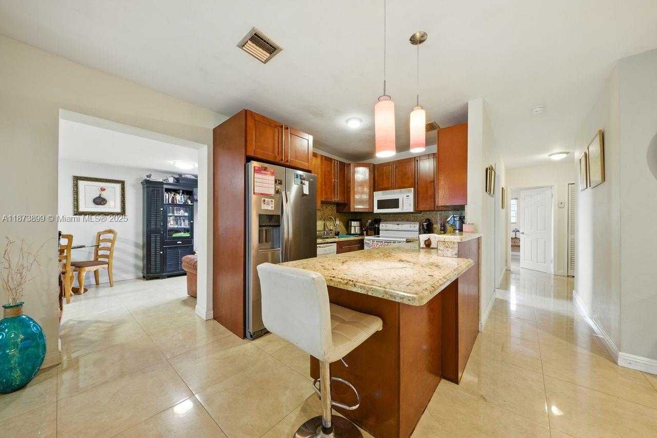 Small Image of 7375 SOUTH WEST 34TH STREET, Miami Number 4