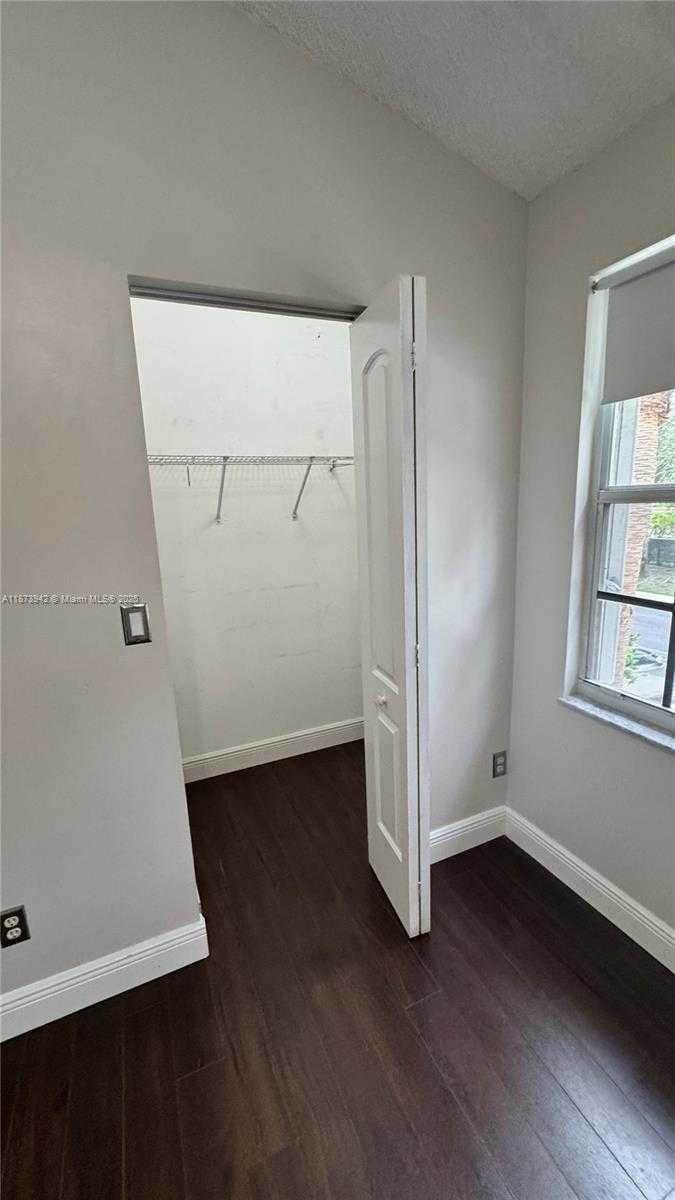 Small Image of 443 SOUTH WEST 122ND TER, Pembroke Pines Number 15