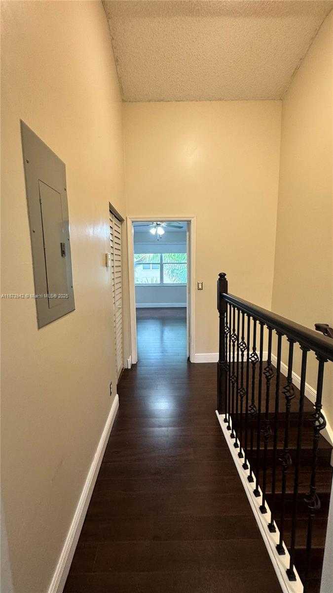 Small Image of 443 SOUTH WEST 122ND TER, Pembroke Pines Number 16