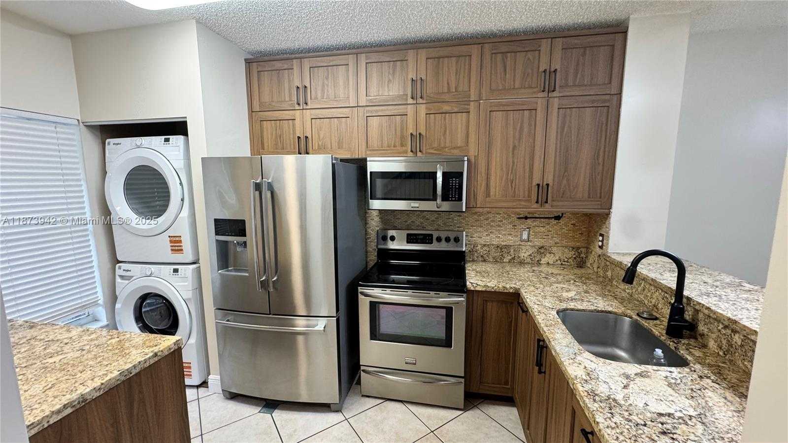 Small Image of 443 SOUTH WEST 122ND TER, Pembroke Pines Number 2