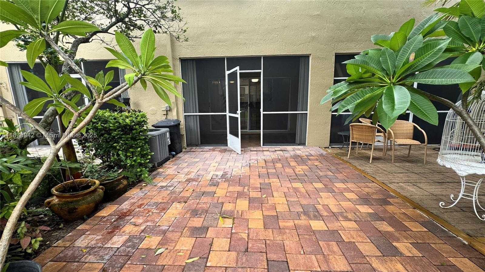 Small Image of 443 SOUTH WEST 122ND TER, Pembroke Pines Number 25