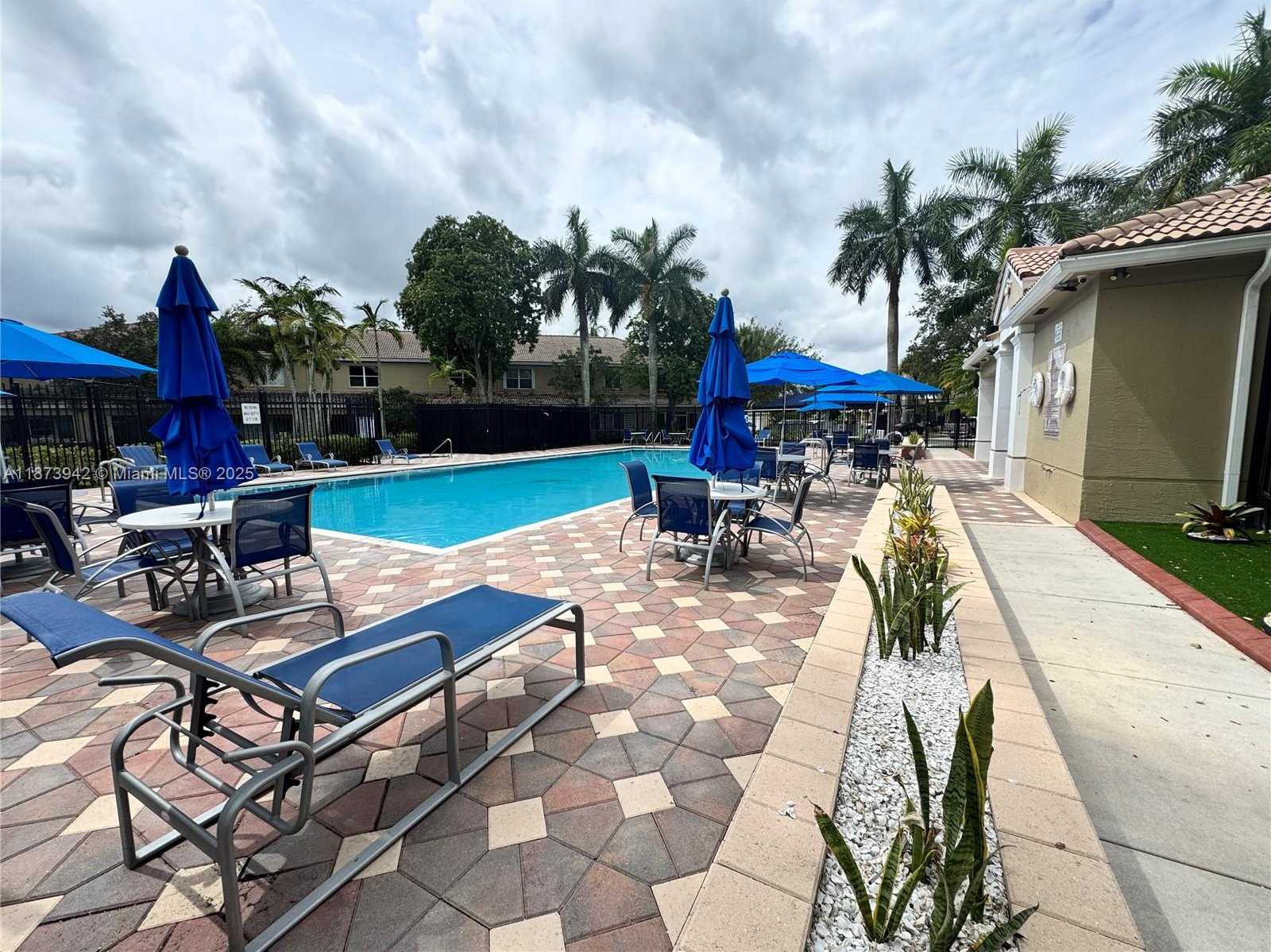 Small Image of 443 SOUTH WEST 122ND TER, Pembroke Pines Number 27
