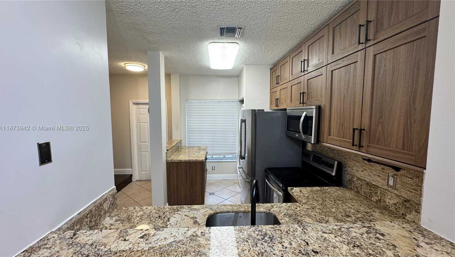Small Image of 443 SOUTH WEST 122ND TER, Pembroke Pines Number 3